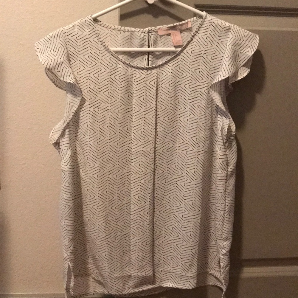 Patterned black and white blouse